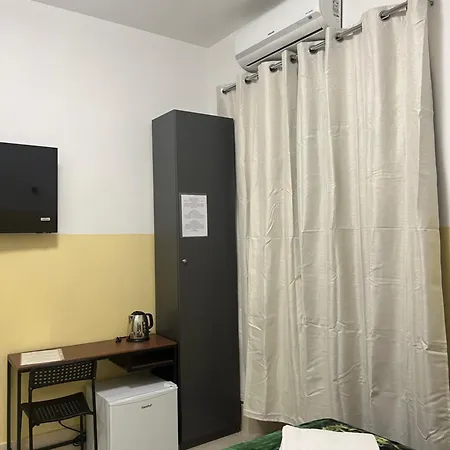 לינה וארוחת בוקר Turati Termini